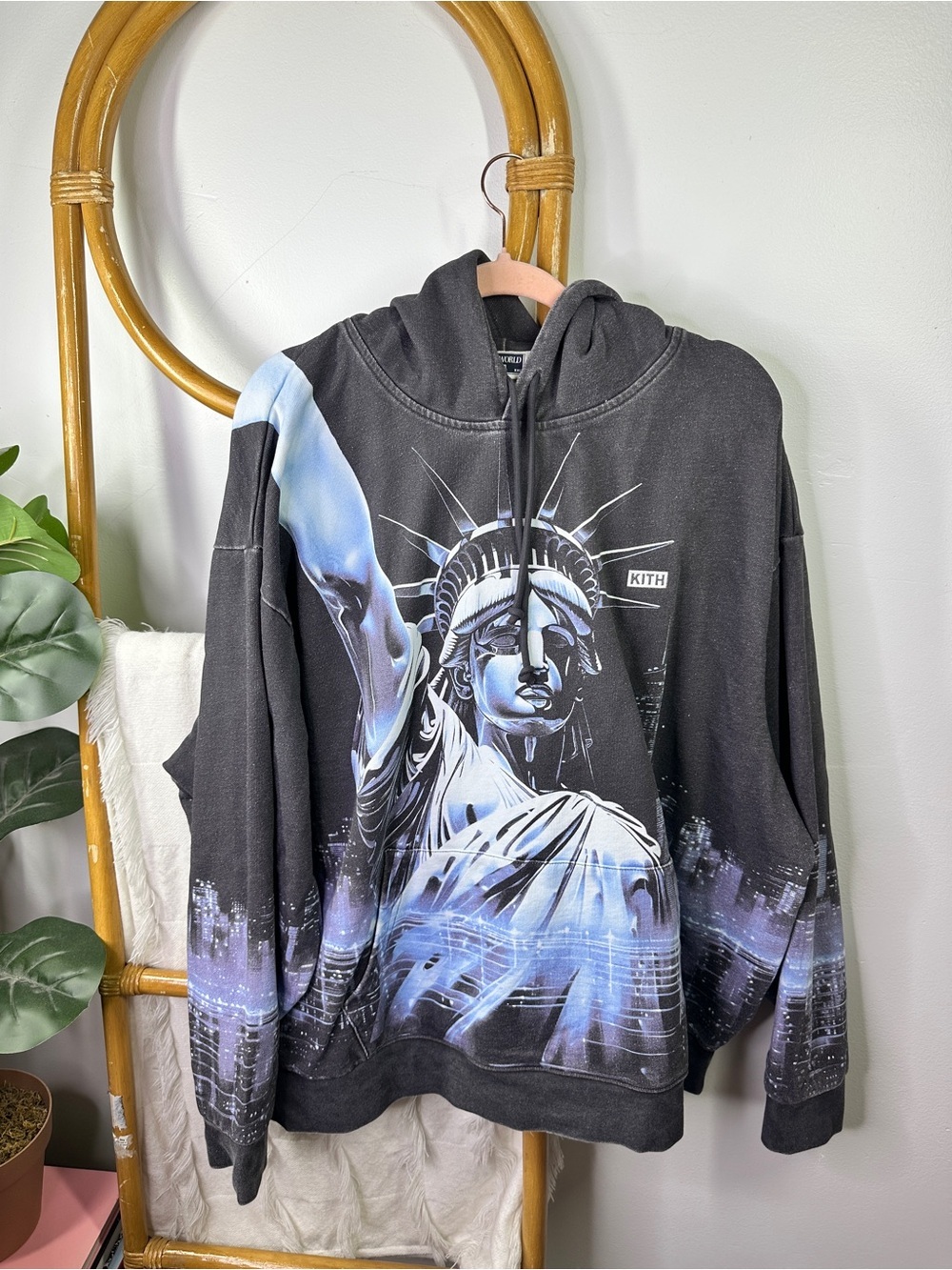 KITH NY To The World Neon Liberty Vintage Nelson Hoodie sz XXL